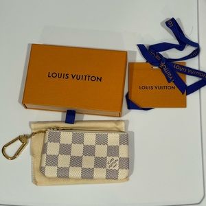 SOLD ❤️Like new LV Keypouch in Azur❤️